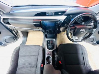 Toyota Revo Cab 2.4 E Prerunner  ปี 2018 เกียร์ธรรมดา รูปที่ 4